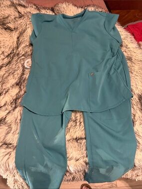Fabletics Teal Scrub Set
